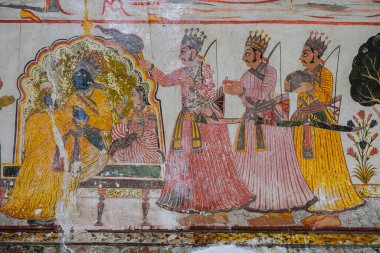 Orchha, Hindistan - Mart 2021: 28 Mart 2021 'de Hindistan' ın Madhya Pradesh kentindeki Raj Mahal Sarayı 'ndan bir duvar resminin ayrıntıları.