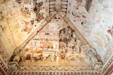 Orchha, Hindistan - Mart 2021: 28 Mart 2021 'de Hindistan' ın Madhya Pradesh kentinde bulunan Lakshmi Narayan Tapınağı 'ndaki bir duvar resminin ayrıntıları.