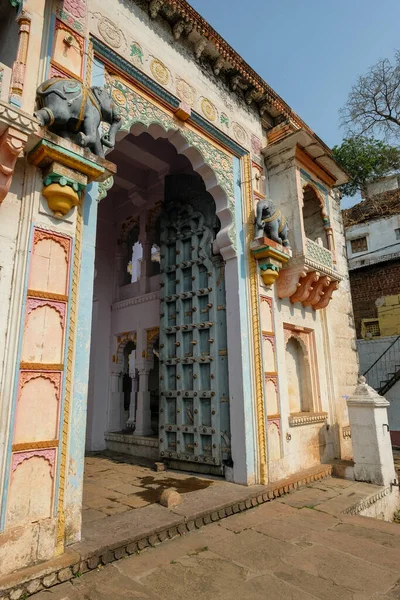 Omkareshwar Hindistan Mart 2021 Mandhata Sarayı Cephesi Omkareshwar Mart 2021 — Stok fotoğraf