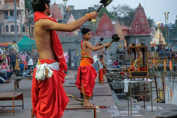 Ujjain Indien Mars 2021 Präster Utför Kväll Aarti Ujain Ghats — Stockfoto