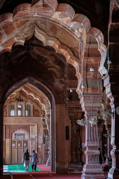 Bhopal Inde Mars 2021 Des Hommes Parlent Intérieur Mosquée Taj — Photo