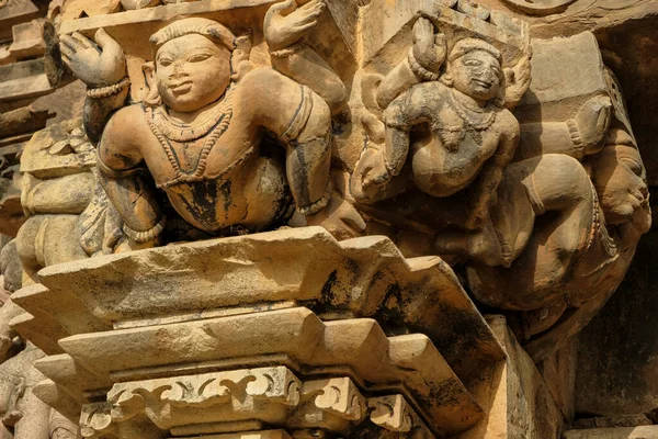 インドのマディヤ プラデーシュ州カジュラホにあるヴァマナ寺院の詳細 ユネスコ世界遺産カジュラホ記念物群の一部を構成する — ストック写真