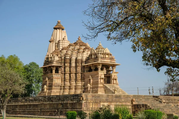 印度中央邦Khajuraho的Chitragupta寺庙 形成Khajuraho纪念碑小组的一部分 该小组是教科文组织的一个世界遗产 — 图库照片