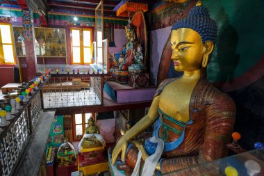 Manali, Hindistan - Haziran 2021: Himalaya Nyingmapa Gompa, Hindistan 'ın Himachal Pradesh kentinde 26 Haziran 2021 tarihinde kurulan Budist manastır..