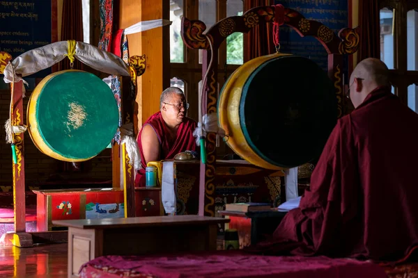 Tabo India June 2021 Buddhist Monks Performing Puja Tabo Monastery — Foto de Stock