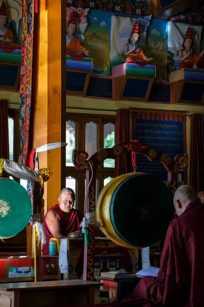 Tabo India June 2021 Buddhist Monks Performing Puja Tabo Monastery — Foto de Stock