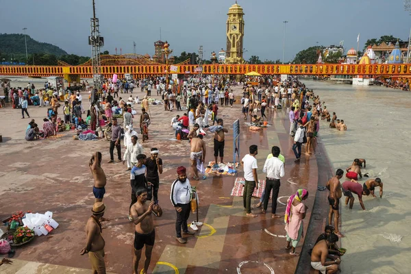 Haridwar India July 2021 Pilgrims Bathing Ganges River Haridwar July — Stock Photo, Image