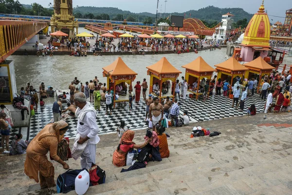 Haridwar Índia Julho 2021 Peregrinos Tomando Banho Rio Ganges Haridwar — Fotografia de Stock