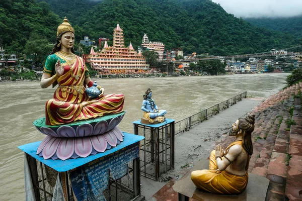 Rishikesh Indien Juli 2021 Ansichten Des Swarg Niwas Tempels Vom — Stockfoto