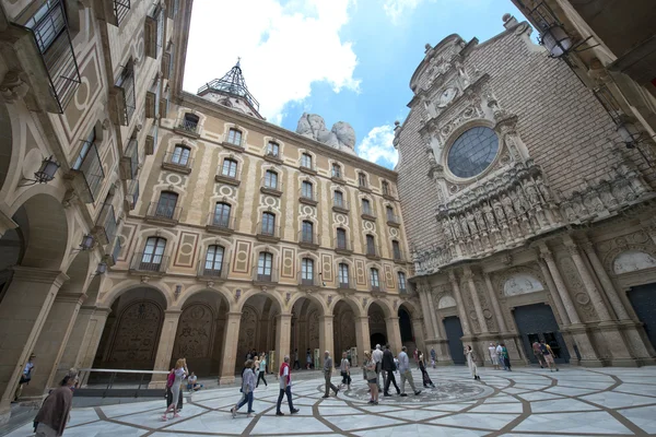 Montserrat Monastery is a Benedictine Abbey high up in the mountains, Barcelona, Catalonia, Spain. — Stock Photo, Image