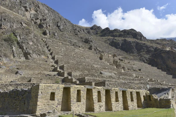 Incké ruiny, chrámové opevnění leží, Peru — Stock fotografie