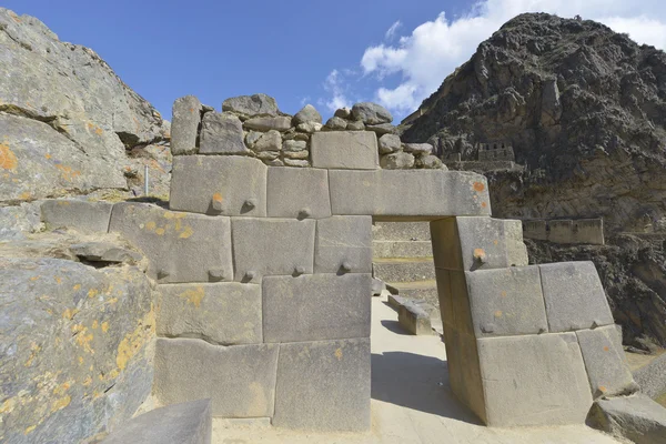 Incké ruiny, chrámové opevnění leží, Peru — Stock fotografie