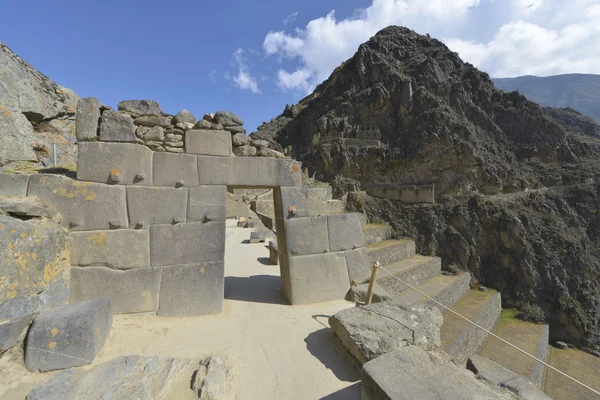 Incké ruiny, chrámové opevnění leží, Peru — Stock fotografie