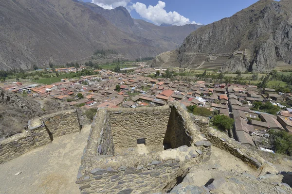 Incké ruiny, chrámové opevnění leží, Peru — Stock fotografie