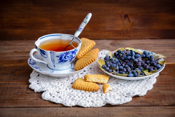 Natureza Morta Com Rosa Quadris Chá Favos Mel Biscoitos Fundo — Fotografia de Stock