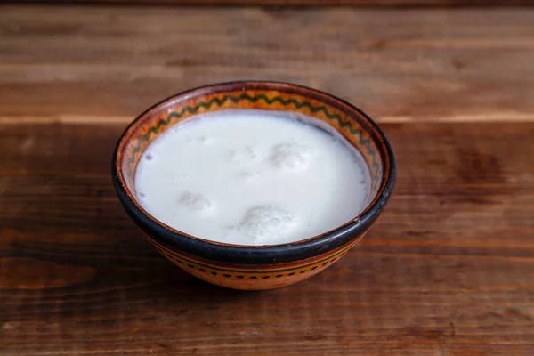 Kamelmilch Shubat Auf Einem Hölzernen Hintergrund — Stockfoto