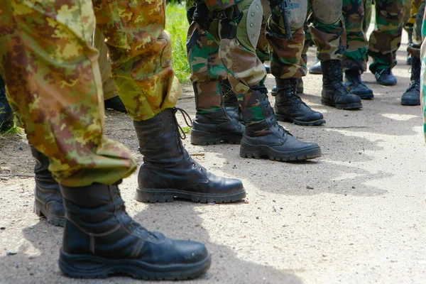 Pernas Soldado Uniforme Militar — Fotografia de Stock