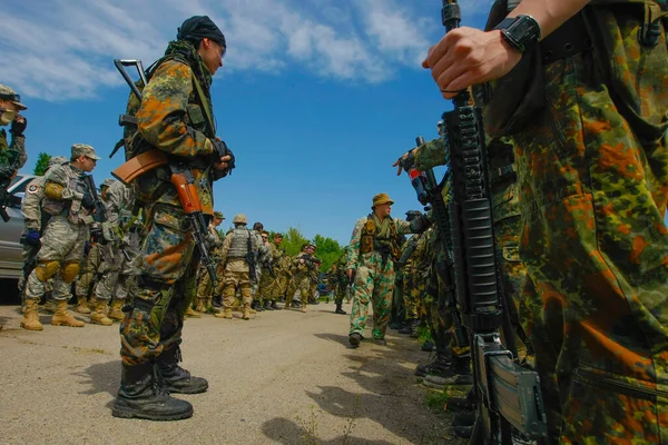 Almaty Cazaquistão 2009 Soldados Uniforme Militar Esquadrão Airsoft — Fotografia de Stock