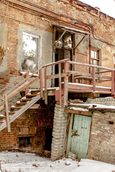 Escalera Metal Para Subir Segundo Piso Antiguo Edificio Ladrillo Aire — Foto de Stock