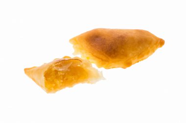 köri puf böreği izole