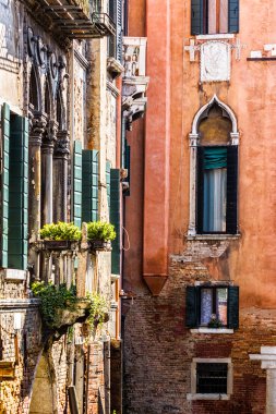 Venedik evleri, İtalya