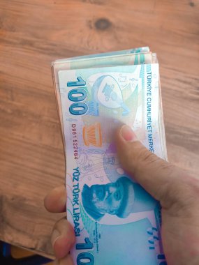 El çabukluğu kağıt banknot yığını