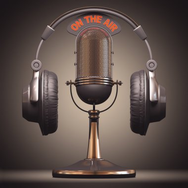 Üstünde tepe-in klasik bir mikrofon kulaklık.