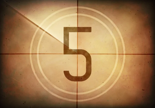 Countdown Five on the old movie screen — Stock Photo, Image