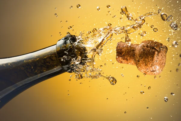 Opening bottle of champagne — Stock Photo, Image