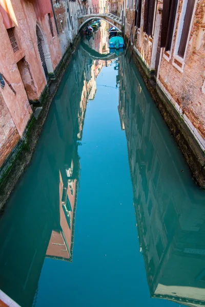 Reflexionen im großen Kanal von Venedig — Stockfoto