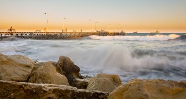 Kıbrıs'ta Limasol Akdeniz eski limanda günbatımı