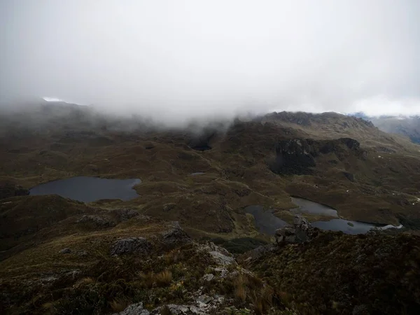 Lagos Rodeados Colinas Los Andes Paisaje Pastizales Tundra Parque Nacional — Foto de Stock