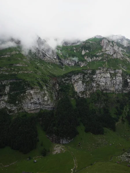 Vista panorámica de la cordillera alpina suiza Alpstein Appenzell Innerrhoden Suiza — Foto de Stock