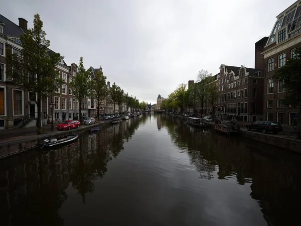 Klassiek Uitzicht Typische Grachten Het Centrum Van Amsterdam Nederland — Stockfoto