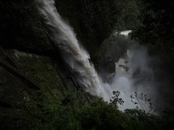 Pailon del diablo Devils Cauldron más alta cascada Río Pastaza ruta cascadas río Banos Tungurahua Amazonia Ecuador — Foto de Stock