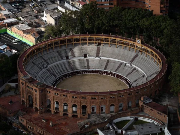 Στάδιο αρένα ταυρομαχίας Plaza de Toros Santamaria από την πλατφόρμα παρατήρησης Torre Colpatria Bogota Colombia — Φωτογραφία Αρχείου