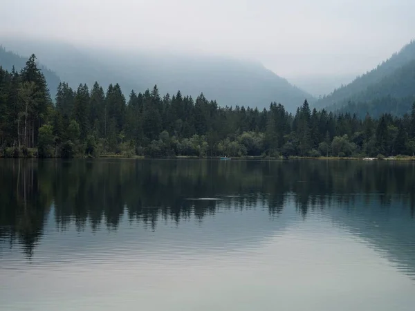 Panorama Spiegelbild Hintersee trübt mystische Stimmung Ramsau Berchtesgadener Land Bayern Deutschland — Stockfoto