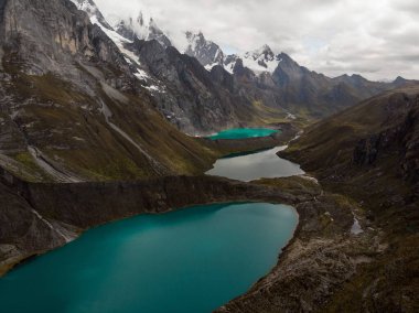 Cordillera Huayhuash Circuit Mirador Tres Lagunas üç göl manzaralı Laguna Gangrajanca Siula Quesillococha And des Peru