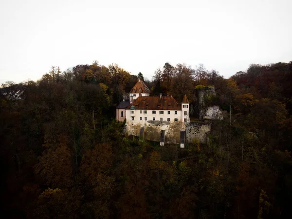 공중 파노라마의 역사적 인 건물의 모습 Schloss Klingenstein 성 Blautal Valley Alb-Donau-Kreis Germany — 스톡 사진
