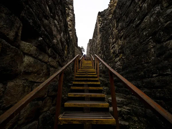 Panoráma ősi citadella városfalak romok Kuelap andes felhő régészet pre-inca erődítmény Amazonas Peru — Stock Fotó