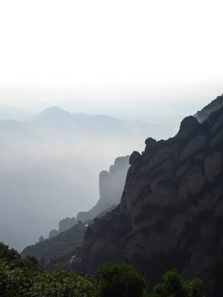 Panorama utsikt över konglomerat bergskedjan Montserrat i Monistrol nära Barcelona Katalonien Spanien Europa — Stockfoto