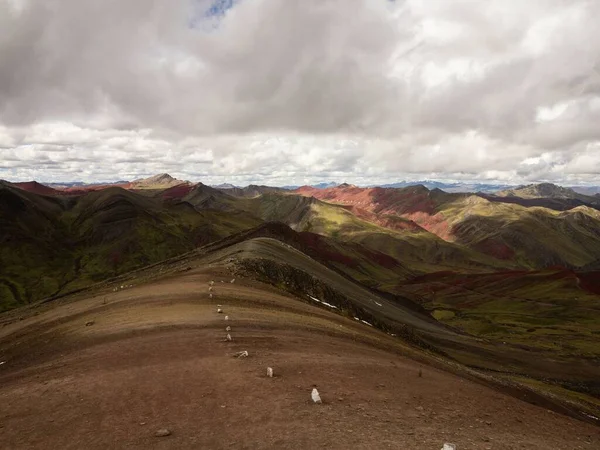 Panorama vista del paisaje de la Cordillera de Arcoiris colorido Palccoyo arcoíris montaña Palcoyo Cuzco Perú Sudamérica — Foto de Stock