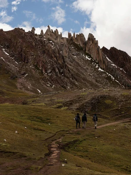 Panorama vista del Bosque de Piedras bosque de piedra formación rocosa paisaje en Palccoyo arcoíris montaña Cuzco Perú — Foto de Stock