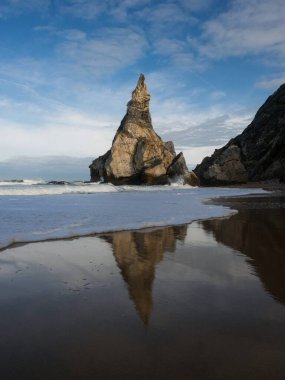 Praia da Ursa Atlantik Sahili Kayalık Kıyı Sahili Plajı Cabo da Roca Sintra Lizbon Portekiz Avrupa