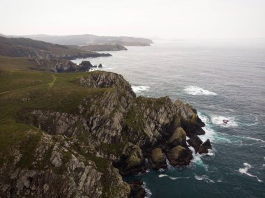 San Xiao Vilarrube Valdovino A Coruna Galicia İspanya Avrupa 'daki Cape Punta de o Brual Atlantik okyanus uçurumunun hava manzarası