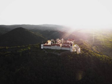 Krems Wachau Aşağı Avusturya Avrupa 'daki cennet manzaralı cennet tepelik benediktinli manastır Stift Gottweig Goettweig