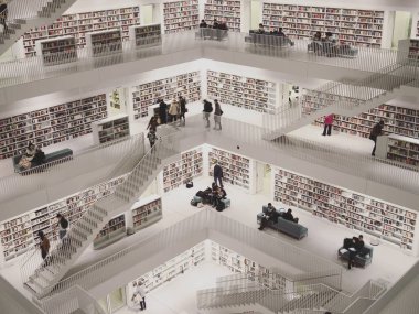 Mailander Platz Europaviertel Baden Wurttemberg Almanya 'sında Stuttgart Halk Kütüphanesi' nin iç mimarisi