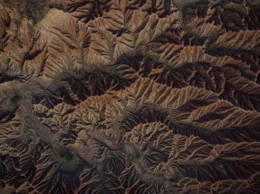 Güney Amerika Villavieja Neiva Huila Kolombiya 'daki Tatacoa Çölü manzaralı tropikal orman kırmızı kum taşı labirenti