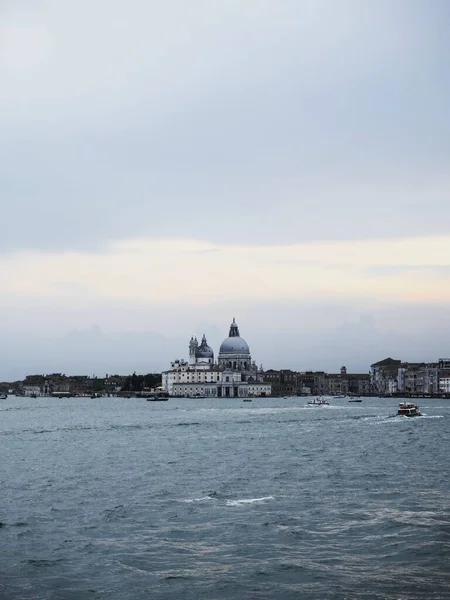 Panoramablick Auf Die Römisch Katholische Kuppelkirche Santa Maria Della Salute — Stockfoto