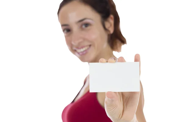 Mulher publicidade apresentando um cartão de sinal de negócios com o foc — Fotografia de Stock